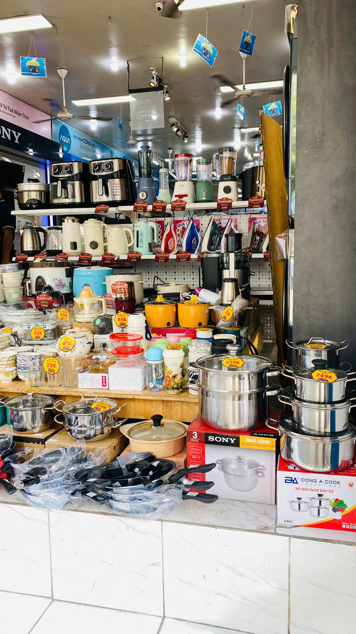 Black Friday giảm s&acirc;u hết cỡ