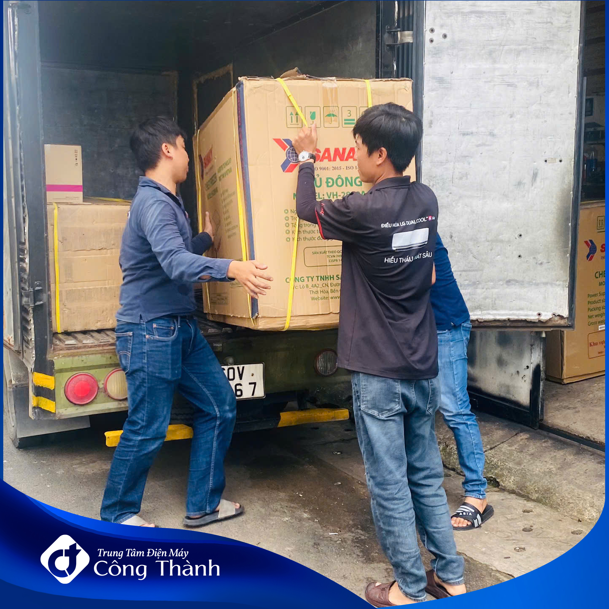 Team anh thợ lắp Điện Máy Công Thành