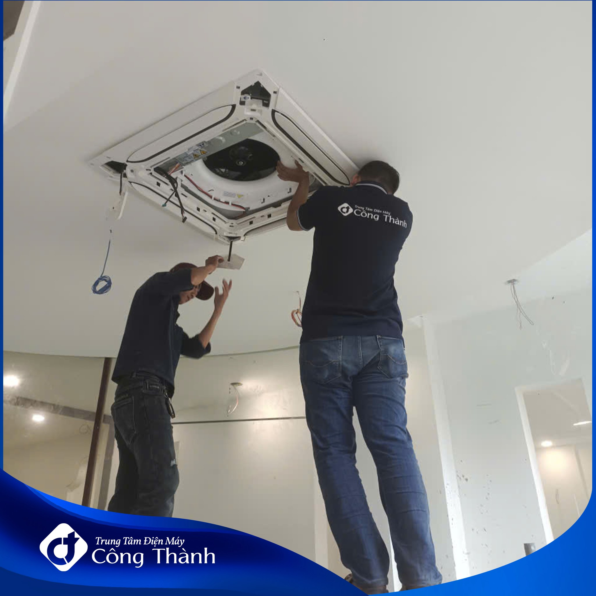 Team anh thợ lắp Điện Máy Công Thành