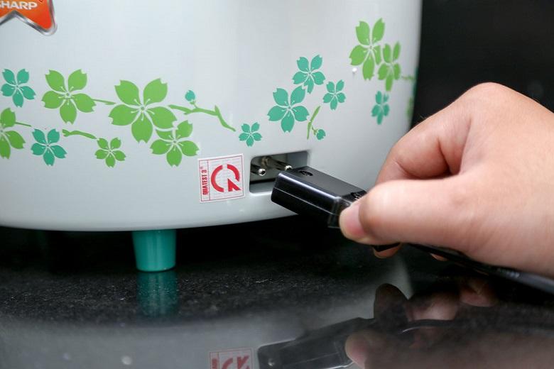 noi-com-dien-sharp-18-lit-ksh-d18v