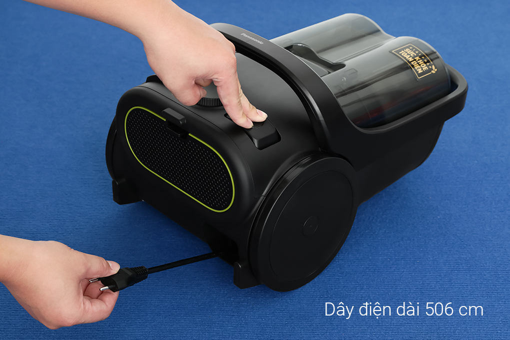 may-hut-bui-dang-hop-panasonic-mc-cl605kn49